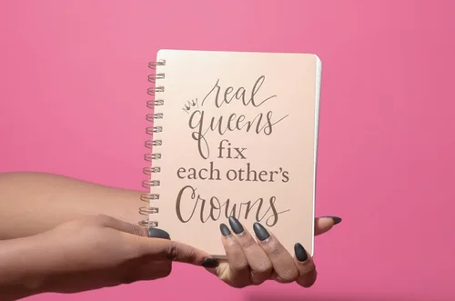 Vista 6 de Real Queens Fix Each Other's Crowns Cuaderno espiral en paleta de rubor 5.75 x 7.5 pulgadas Paquete de 3