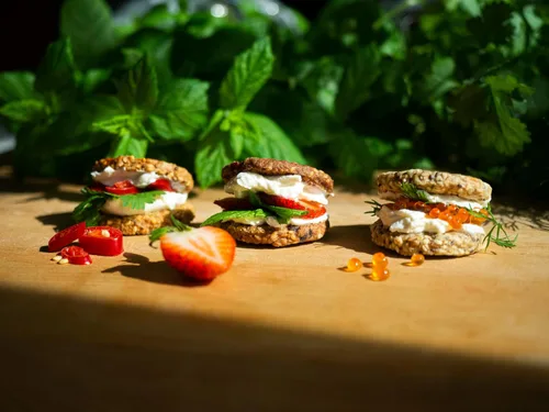 Vista 7 de ROSTEN SeedBoost - Galletas de semillas (paquete de 8) sabor a arándano y chispas de chocolate, veganas, sin OMG, sin gluten (2.5 onzas cada una)