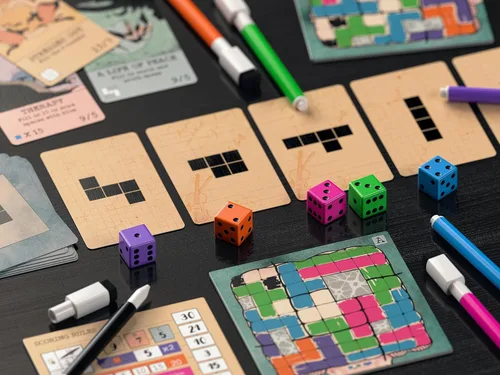 Vista 2 de Allplay Mind Space - Juego de mesa Polyomino Roll & Write, 30 minutos, 1-5 jugadores Rollo de dados para dibujar formas de poliomino en su tablero