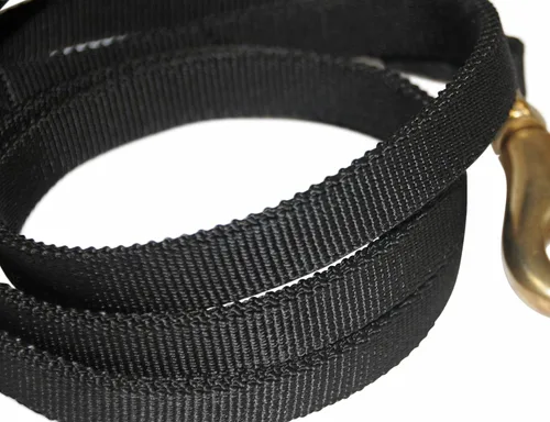 Vista 2 de Dean y Tyler – Noche Walk Dog Leash, Negro 6-Feet por 3/4-Inch ancho con latón macizo hardware.