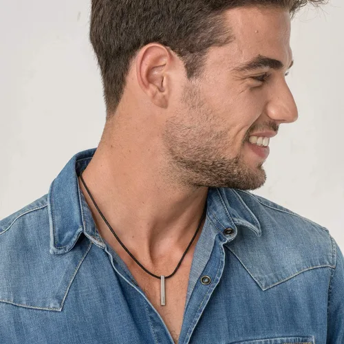Vista 6 de MYKA - Collar de barra grabado 3D personalizado para hombres, él, padre, novio, hermano, joyería de barra colgante personalizada con inscripciones
