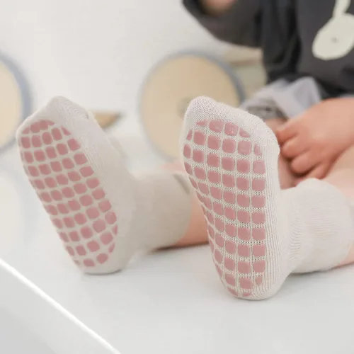 Vista 6 de BOOPH Calcetines antideslizantes para niños pequeños, 5 pares
