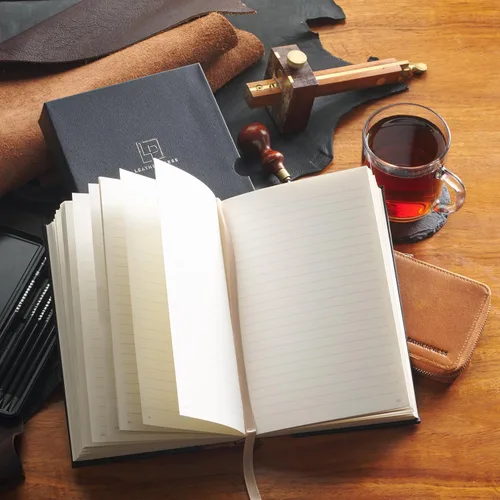 Vista 7 de Diario de tapa dura, cuaderno ejecutivo de cuero de grano Regalo para hombres y mujeres, 400 páginas numeradas, tabla de contenido, perfecto
