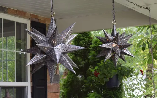Vista 8 de Hometown Evolution, Inc. Luz colgante de estrella de hojalata morava de 16 pulgadas, corte de flores con canicas