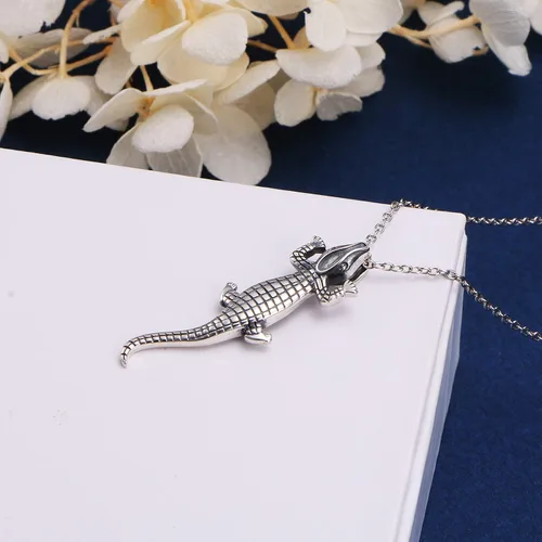 Vista 3 de DAOCHONG Collar con colgante de plata de ley S925 con diseño de animales delicados, lagarto, tiburón, cocodrilo, murciélagos, para mujeres, hombres
