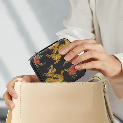 Vista 7 de Joyero pequeño con diseño étnico de dragones y rosas dorados, mini joyero, organizador de joyas de viaje para mujer