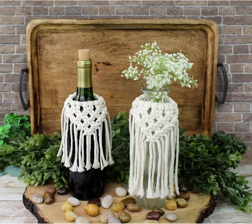Vista 4 de Lillian Rose Cubierta de botella de macramé atada a mano para decoración de bodas o del hogar