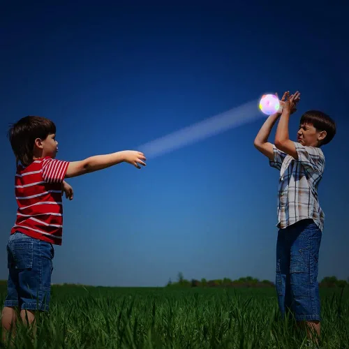 Vista 6 de ArtCreativity Bolas de discoteca iluminadas, juego de 2, bolas de goma para niños con luces LED intermitentes, luz para impacto, juguetes LED