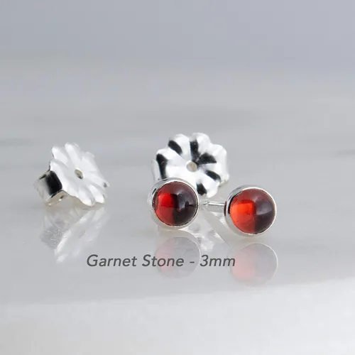 Vista 98 de Aretes pequeños de plata de ley para cartílago, tragus, hélix, múltiples piercings hipoalergénicos, piedra natal para mujer, juego de bisel