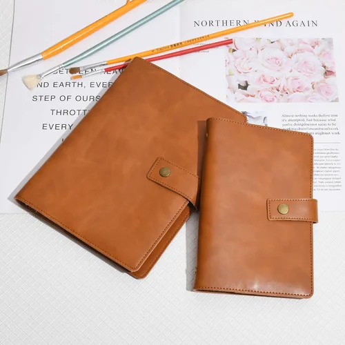 Vista 7 de WONDERPOOL Cuaderno de cuero recargable, cuaderno en espiral, carpeta de carpetas de diario A5 con puntos y bolsillos interiores para viajes, Marrón