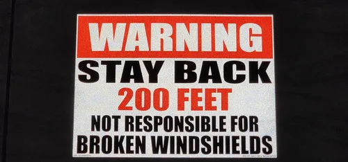 Vista 3 de OSHA Warning Stay Back 100 200 300 500 Not Responsible For Broken Windshields Black Red Rectángulo Etiqueta Adhesiva (Reflectante 3M 200FT)