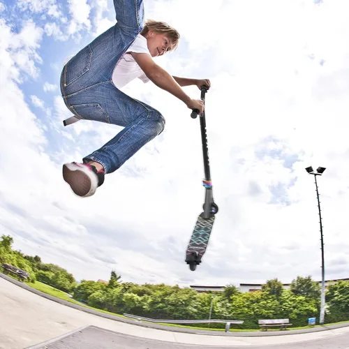Vista 6 de Vokul S2 Patinete Pro para niños de 6 a 12 años Patinete de acrobacias colorido para principiantes adolescentes Patinete de trucos para BMX