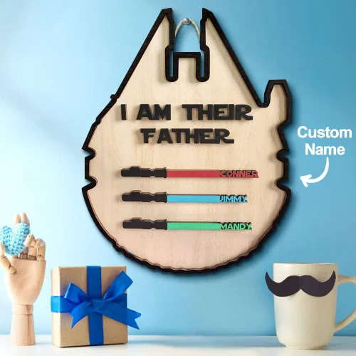 Vista 5 de Letreros de madera personalizados con nombres y sables de colores personalizados con texto en inglés "I AM THEIR THEIR Father", grabado con nombre