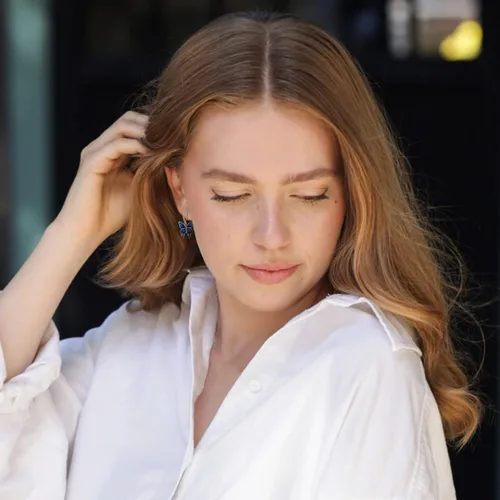 Vista 3 de CHIC ARTSY - Aretes de plata de ley 925 con diseño de mariposa con palanca en la espalda, joyería fina de animales para mujeres, regalos para ella