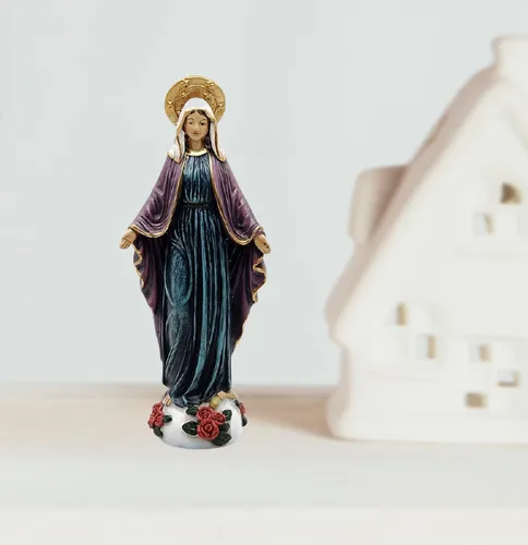 Vista 5 de Comfy Hour The Story of Jesus Nativity Scene Collection 9 pulgadas, estatua religiosa de Virgen Generosa María, Creche con estrella en el techo