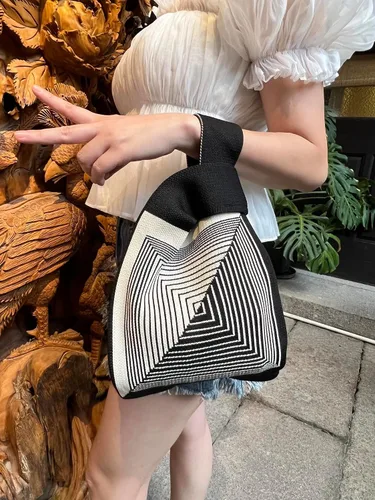 Vista 4 de Bolso de muñeca para mujer, bolso de mano, manga con nudo, portátil, bolsa de regalo