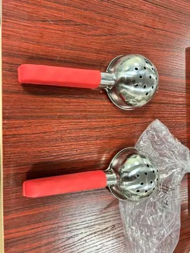 Vista 6 de Exprimidor de acero inoxidable - Prensa de jugo de cítricos de metal, prensa de jugo de fruta de lima con mango de silicona, exprimidor manual