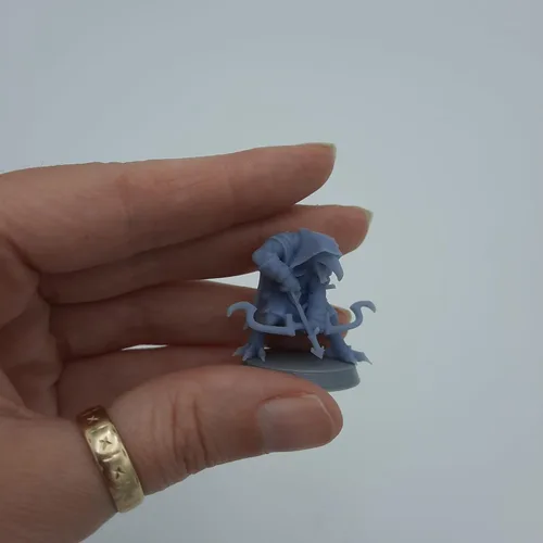 Vista 2 de Kenku - Ravenfolk - HERO Creations - RPG - Calabozos y dragones - DnD - Pathfinder - Diorama - figura en miniatura (gris/sin pintar) (Ranger (Prime))