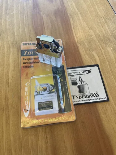 Vista 5 de Thunderbird butano 45 grados suave llama flip top tubo encendedor inserto