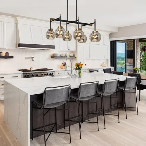 Vista 4 de KSANA Lámpara de comedor, candelabro moderno de metal negro dorado para isla de cocina con pantallas de vidrio mercurio, 27.5