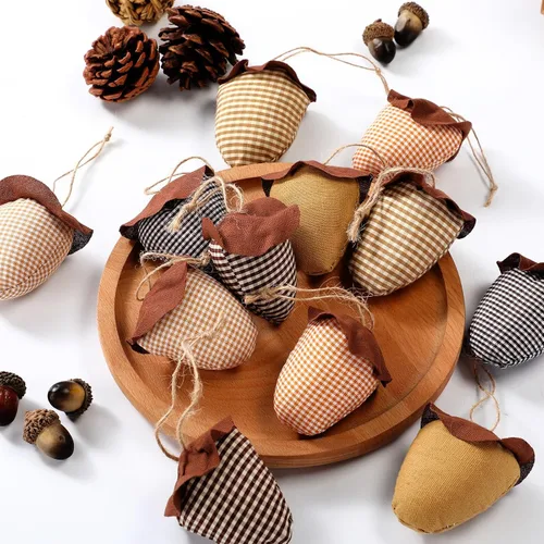Vista 8 de Hiboom 12 adornos de calabaza de fieltro de otoño para decoración 3D de Acción de Gracias, 6 estilos, tela a cuadros, bellota, adorno colgante
