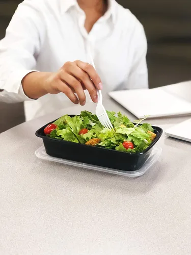Vista 5 de Reli. Recipientes de preparación de comidas de 28 onzas con tapas, paquete de 50 unidades, sobrantes para llevar, aptos para microondas, recipientes