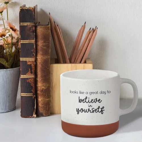Vista 6 de Canopy Street Taza de café de cerámica moteada de 13 onzas con texto en inglés «Looks Like A Great Day To Believe In Yourself», taza de café