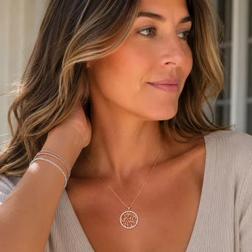 Vista 2 de Alef Bet by Paula Shema Israel Collar hebreo de bendición de oración para mujer Oro rosa