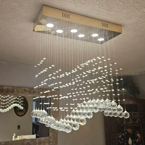 Vista 5 de Candelabro Rectangular Moderno de Onda Dorada para Comedor Sobre Mesa, Lámpara de Techo Elegante de 6 Luces Tipo Gota de Lluvia para Isla de Cocina