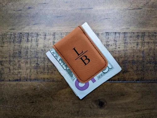 Vista 8 de Personalized Engraved Money Clip with Magnetic Closure, Custom Engraved Minimalist Leather For Him (Rawhide)