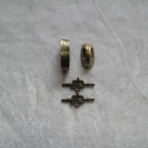 Vista 23 de Espada samurái japonesa KOSHIRAE – Fuchi Kashira Menuki 01-77