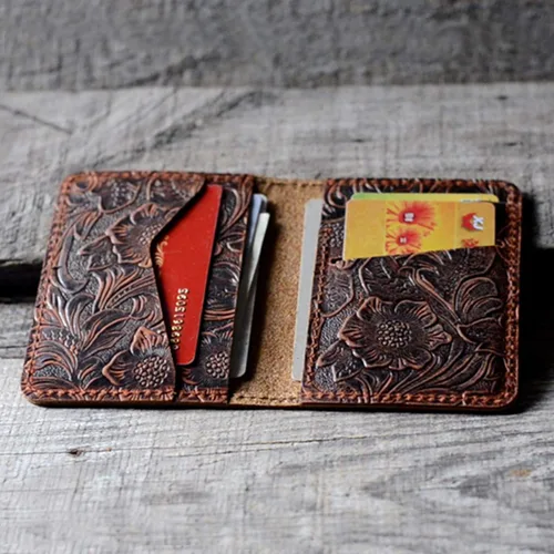 Vista 3 de JJNUSA Cartera de cuero minimalista hecha a mano para hombre, tarjetero, carteras desgastadas para regalos, Flor café., Minimalista