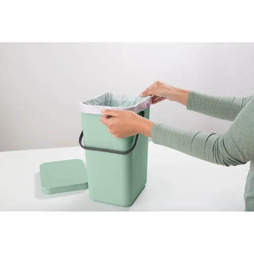 Vista 4 de Brabantia Sort & Go Cubo de Reciclaje 3.2 Galones (Verde Jade) Cubo de Basura de Plástico Eficiente en Espacio con Asa, Tapa Removible y Que