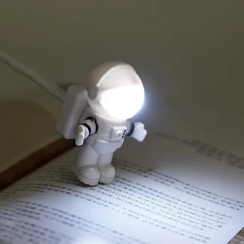 Vista 3 de Spaceman - Luz nocturna de caricatura, luz LED creativa de caricatura, luz LED de libro USB, lámpara de escritorio para computadora de astronauta