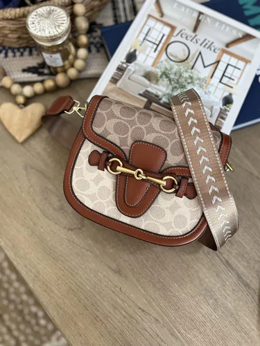 Vista 8 de Bolsos cruzados pequeños para mujer, bolso de cuero, diseño de moda, hebilla dorada