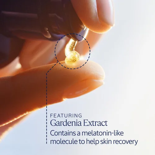 Vista 3 de L'Occitane Immortelle Overnight Restablecer aceite en suero: piel más radiante en 1 noche, líneas finas suaves, revitaliza la piel opaca, ganador