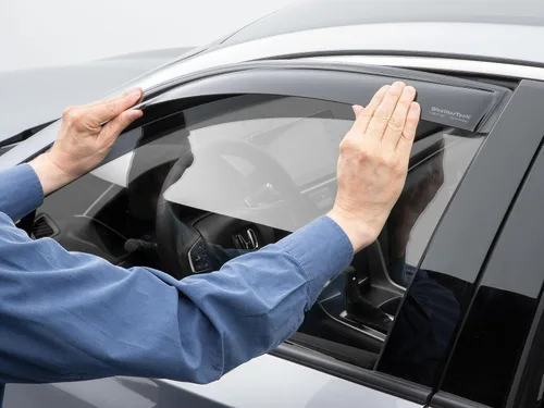 Vista 3 de WeatherTech Deflectores de ventana lateral de ajuste personalizado para GMC Terrain (80869IM-81942IM), color oscuro