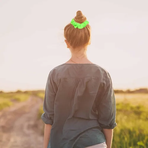 Vista 4 de Coleteros de neón para cabello de los años 80 y 90, 4 piezas de satén de seda para el cabello, bandas elásticas para el cabello, bandas elásticas