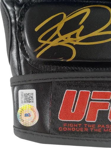 Vista 3 de Kelvin Gastelum - Guante de la UFC firmado por Beckett, autenticado por MMA, guantes de campeonato de lucha definitivo, regalos de boxeo y recuerdos
