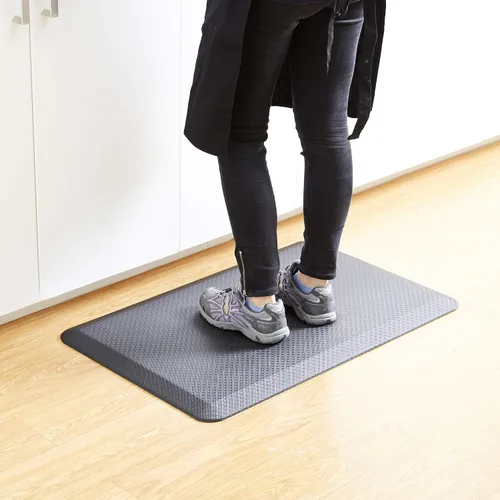 Vista 7 de Amazon Basics Tapete Rectangular Duradero Anti-Fatiga Ergo Comfort de Pie de 3/4", 32"x20", Negro