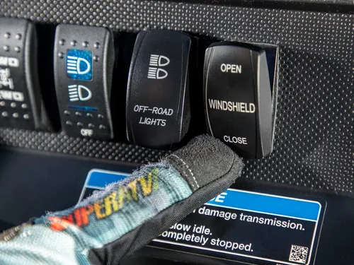 Vista 2 de SuperATV MaxDrive Power - Parabrisas abatible compatible con Kawasaki Mule Pro DX, Pro DXT, Pro FX, Pro FXT Ranch Edition, Pro FXT, policarbonato