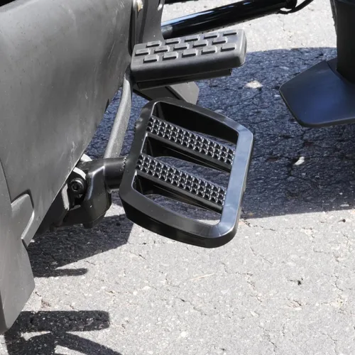 Vista 4 de Show Chrome Tablas de suelo de conductor de combate para Can-Am Ryker aluminio negro ajustable extendido estribos más anchos reposapiés 600, 900
