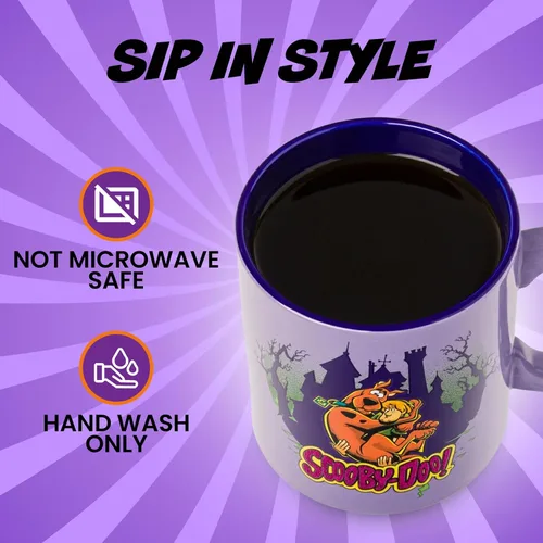 Vista 3 de Taza de cerámica con purpurina Silver Buffalo Scooby-Doo con Scooby-Doo y Shaggy, 20 onzas Casa Scooby Doo