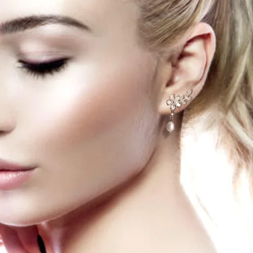 Vista 2 de Sonateomber Aretes pequeños de circonita cúbica, delicados aretes curvados para cartílago para mujer, joyería colgante de cristal con diamantes
