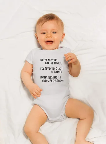 Vista 29 de CBTwear Did 9 Month, Escaped Through a Tunnel, Serving 18 Years Baby Body Unisex Comfy Humor