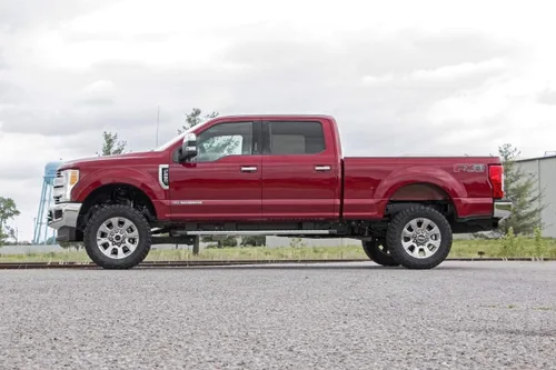 Vista 4 de Kit de elevación de 3" de Rough Country para Ford F-250 Super Duty 2017-2022 Diésel - 50221