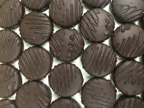 Vista 166 de Galletas Oreo bañadas en chocolate oscuro y con leche, de Philadelphia Candies