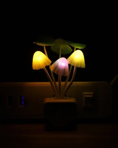 Vista 9 de Lámpara de noche con sensor LED Rienar, lámpara de ensueño en forma de hongo con cambio de color, enchufe LED