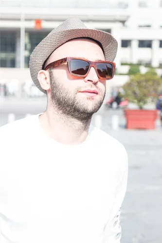 Vista 6 de SHELOO Gafas de sol polarizadas de madera de bambú para hombres y mujeres, estilo retro, 100% UV400