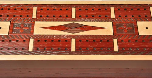 Vista 3 de PALM ROYAL HANDICRAFTS - Juego de tablas de madera de 2 pistas con incrustaciones de madera de sangre/madera de arce, almacenamiento disponible